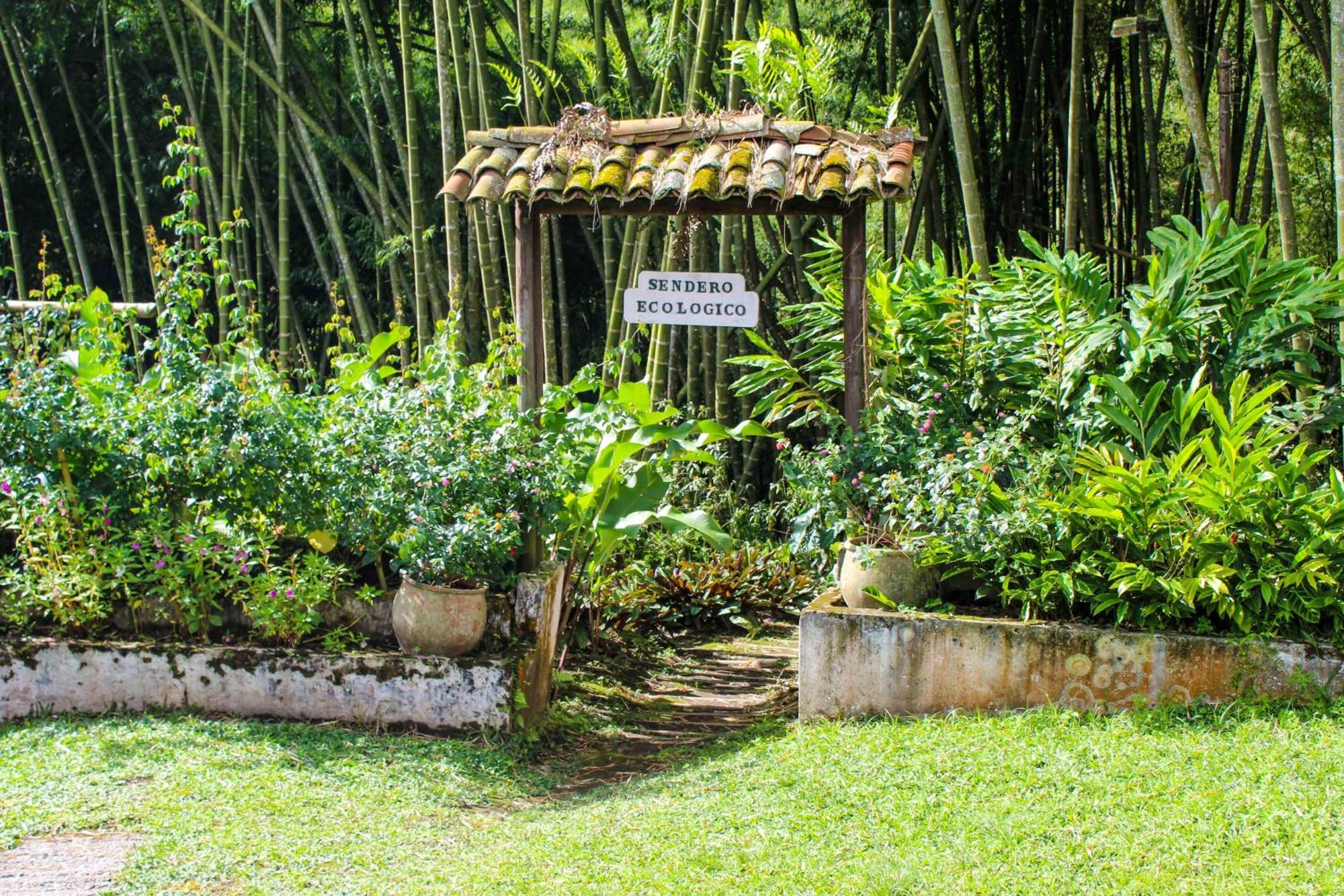 Hotel Campestre La Floresta Puerto Espejo Екстериор снимка